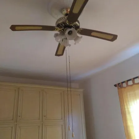 Finestra Tra Cielo E Mare