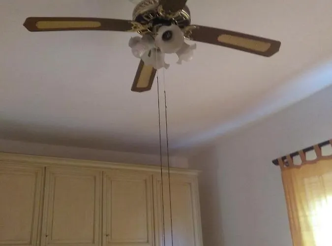 Finestra Tra Cielo E Mare