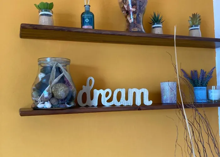 Finestra Tra Cielo E Mare Luni